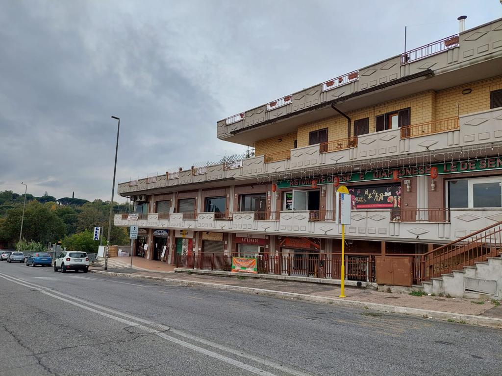 immobile commerciale in affitto a  zona cassia/ olgiata