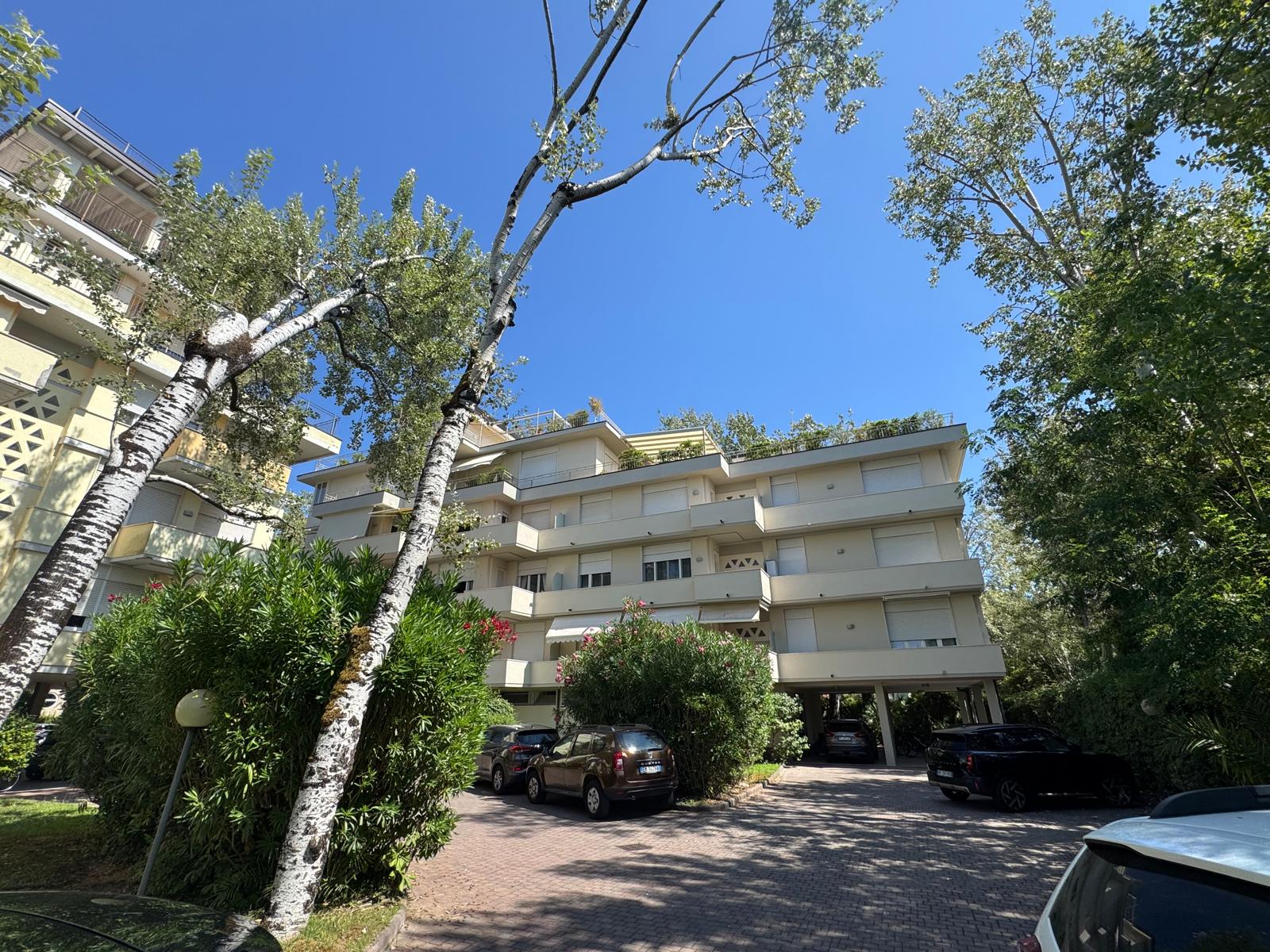 appartamento in vendita a forte dei marmi zona 